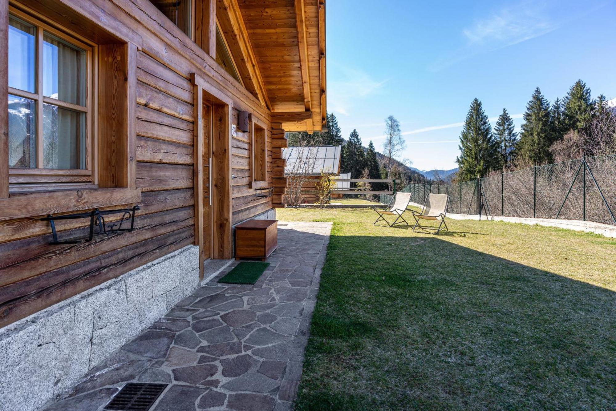 Chalet Camping Fae 3 Vila Madonna Exterior foto